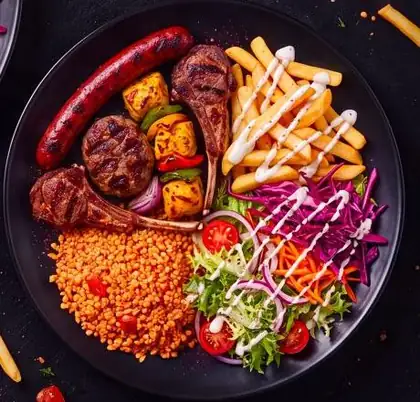 Assiette mixte O’GÜL : grillades, frites, boulgour, crudités